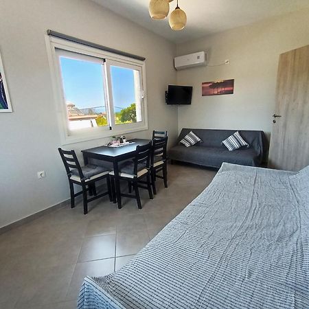 Airport Palmtree Apartments - 15Min From Airport Artemida  Esterno foto