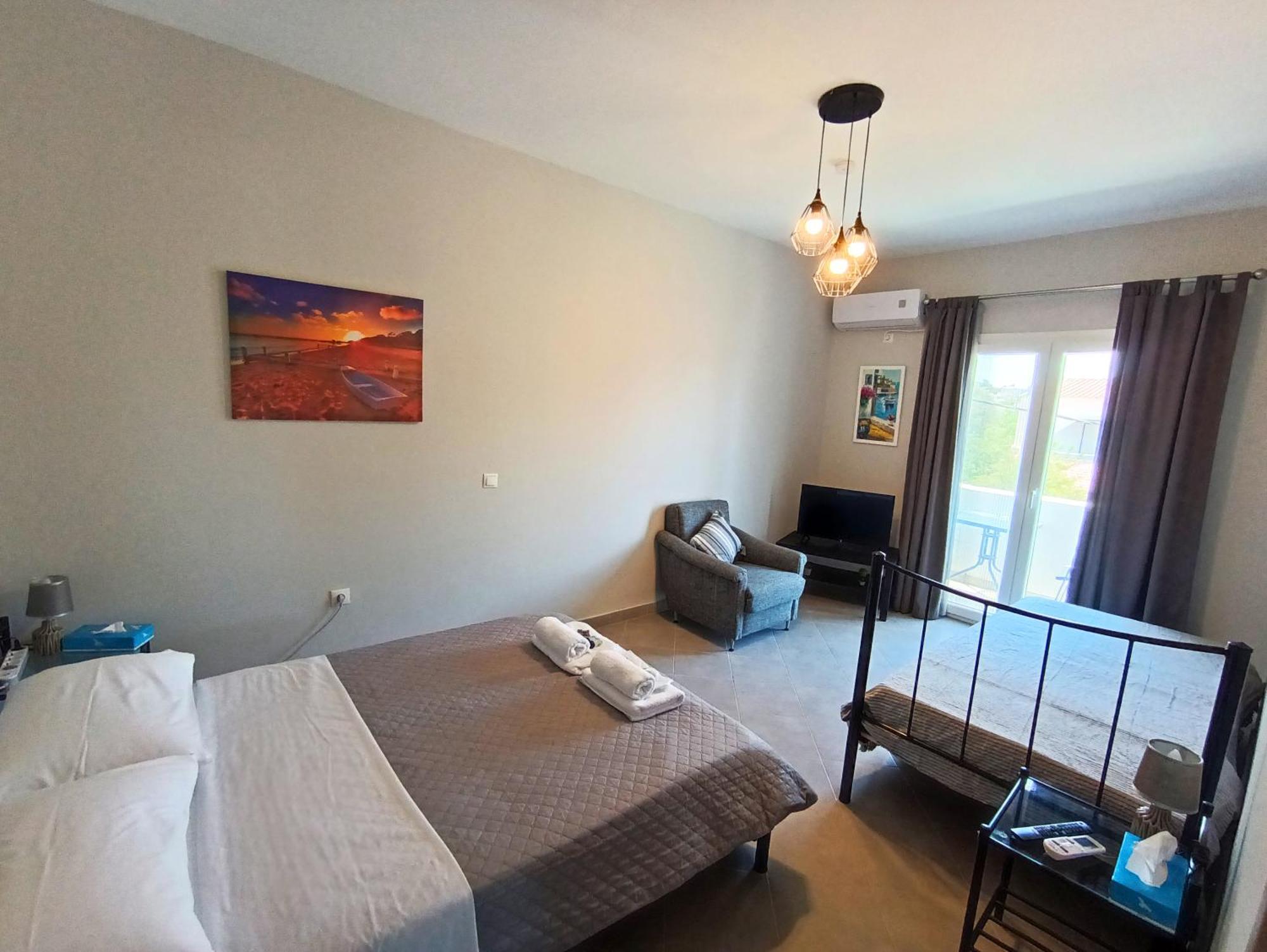 Airport Palmtree Apartments - 15Min From Airport Artemida  Esterno foto